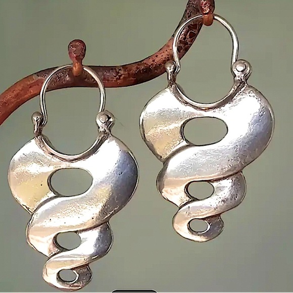 Silver Swirl Boho Earrings Geometric Irregular Dangle - Picture 1 of 6